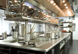 Attrezzature per catering e mense: criteri professionali per scegliere strumenti affidabili