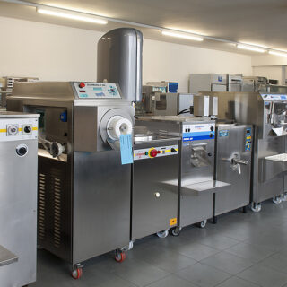 Attrezzature per gelateria e pasticceria: come scegliere strumenti professionali